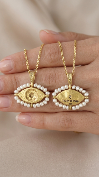 A Guardian That Never Wavers Necklace