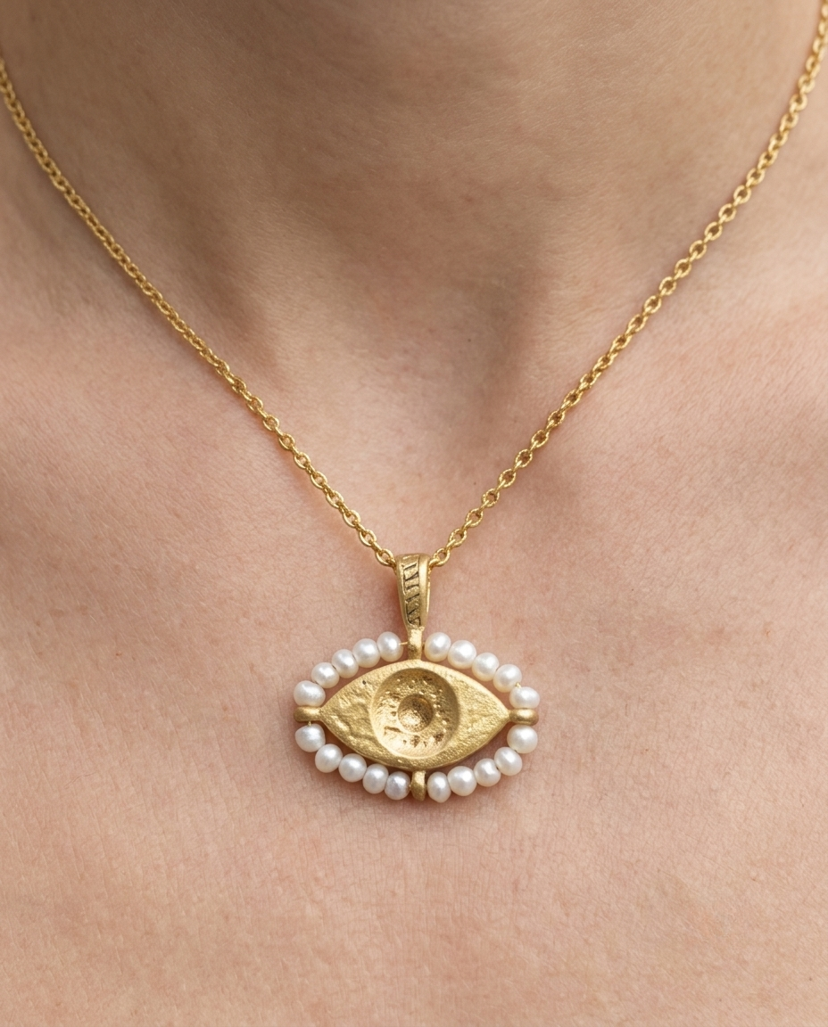A Guardian That Never Wavers Necklace