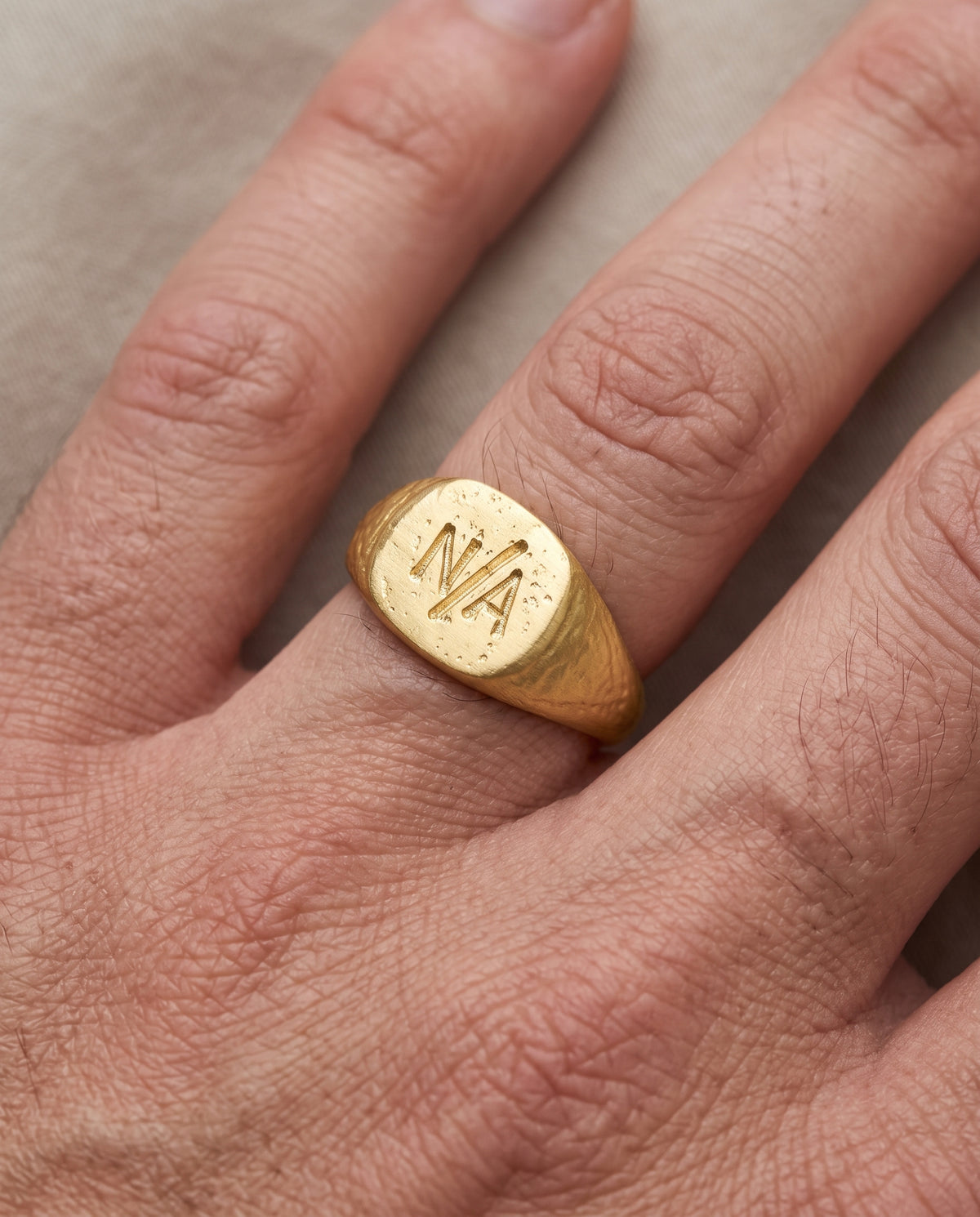 His to Define ring