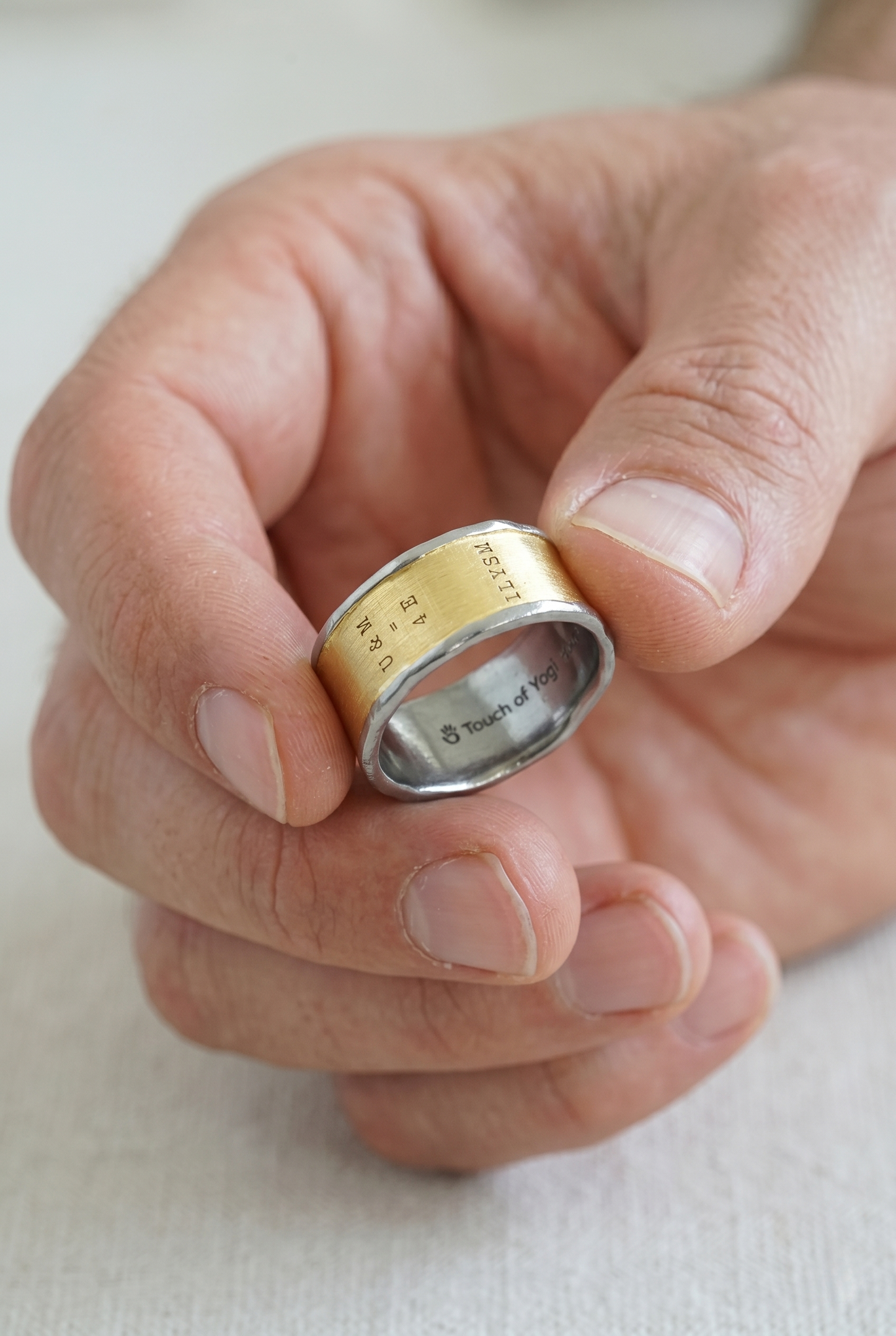 A Shorthand He Knows Ring
